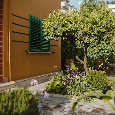 Rare Durres Apartment With Private Parking & Garden المظهر الخارجي الصورة