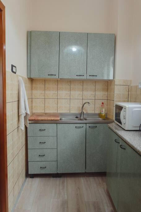 Rare Durres Apartment With Private Parking & Garden المظهر الخارجي الصورة