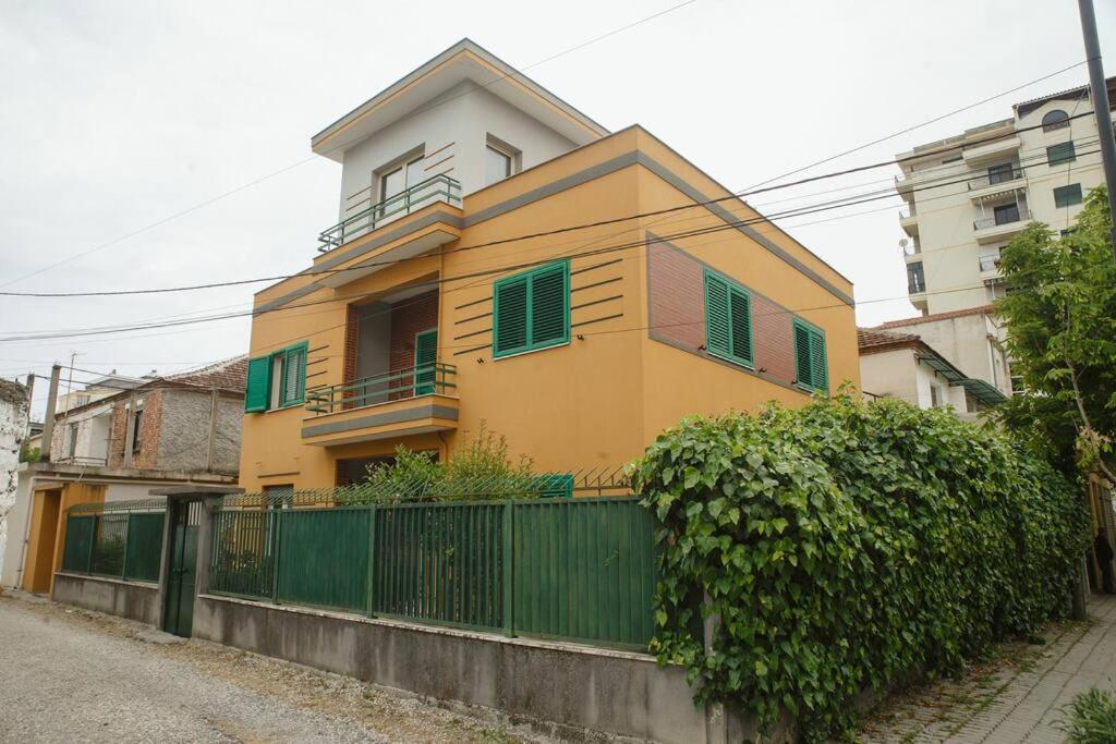Rare Durres Apartment With Private Parking & Garden المظهر الخارجي الصورة