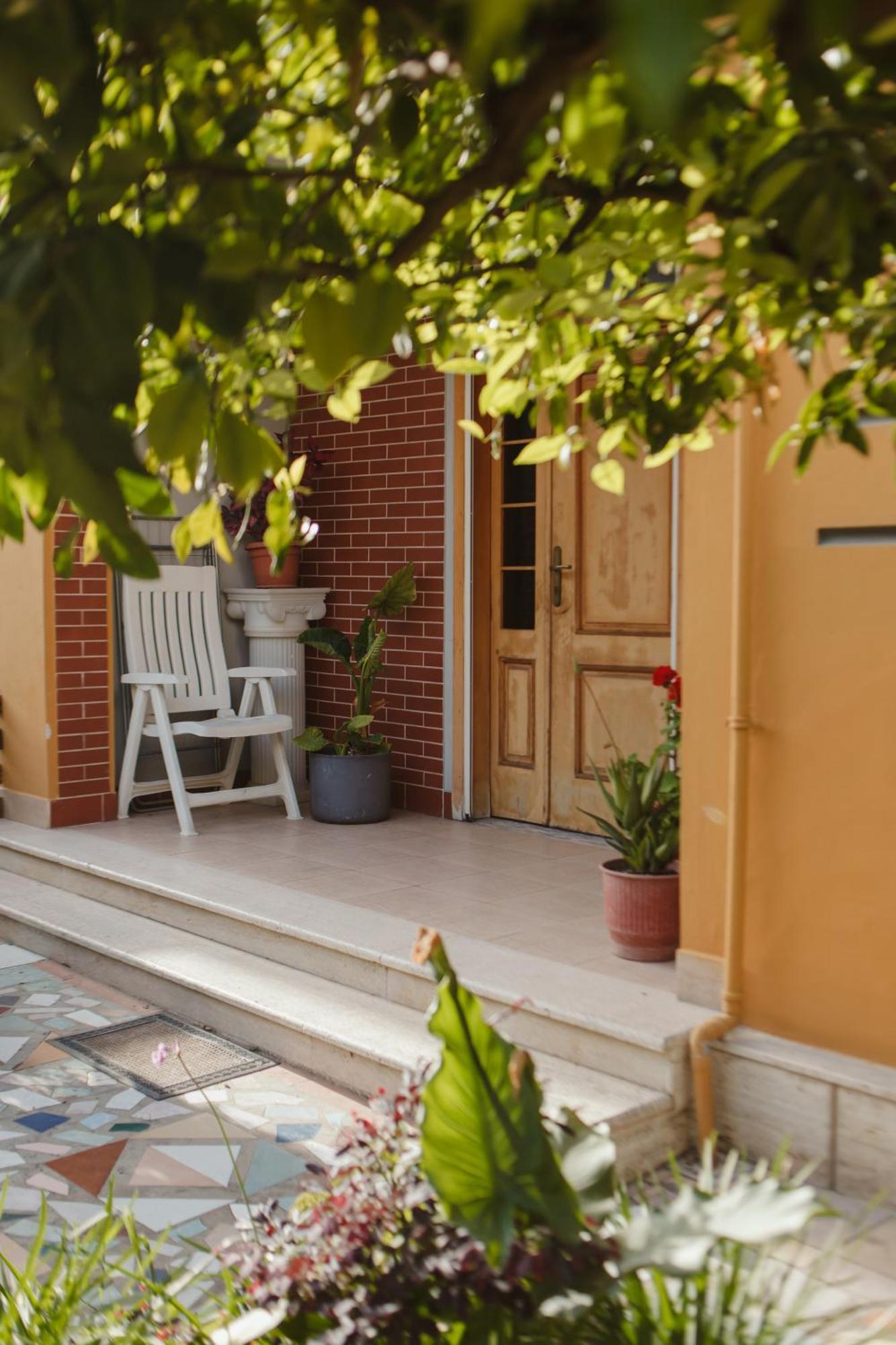 Rare Durres Apartment With Private Parking & Garden المظهر الخارجي الصورة